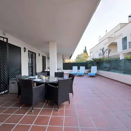 Appartement Con Enorme Terraza En Complejo Con Piscina En Nueva Andalucia - Lorcrimar