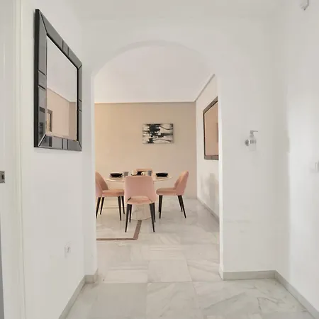 Apartment Con Enorme Terraza En Complejo Con Piscina En Nueva Andalucia - Lorcrimar Marbella