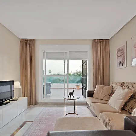 Con Enorme Terraza En Complejo Con Piscina En Nueva Andalucia - Lorcrimar Apartamento *